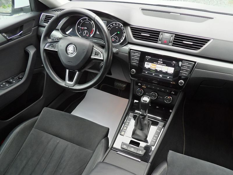 Škoda Superb 2.0TDI DSG 4x4 Style ČR DPH - fotka 23 z 32