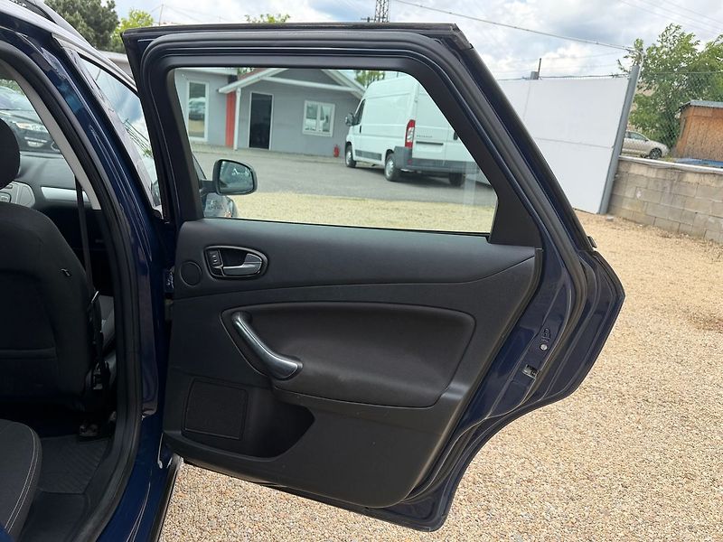Ford Mondeo 2.0TDCI 103kw*NOVÉ BRZDY*NOVÁ - fotka 19 z 26