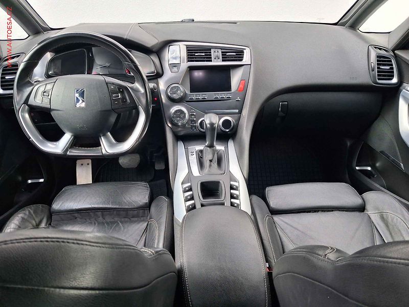 Citroën DS5 (2015) 2.0 HDi, AT, navi, xenon - fotka 8 z 21