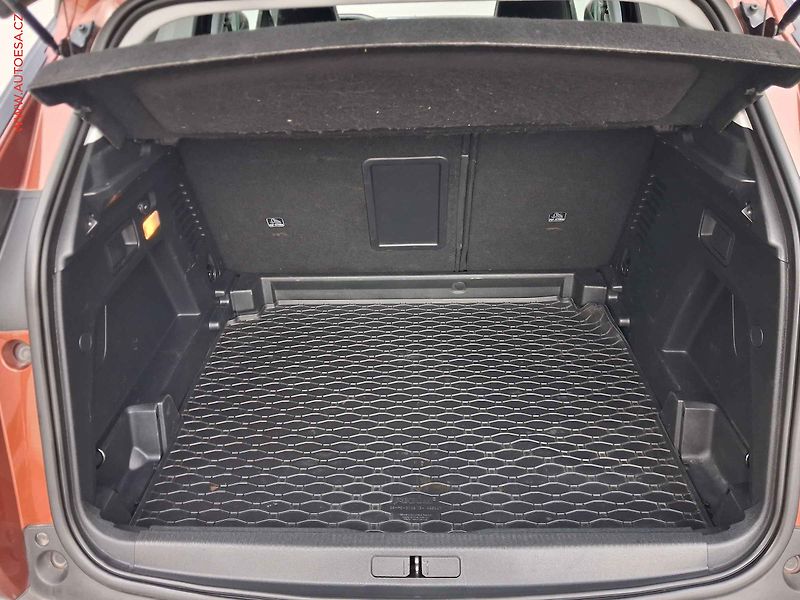 Peugeot 3008 (2018) 1.5 HDI, servis.kniha - fotka 7 z 18