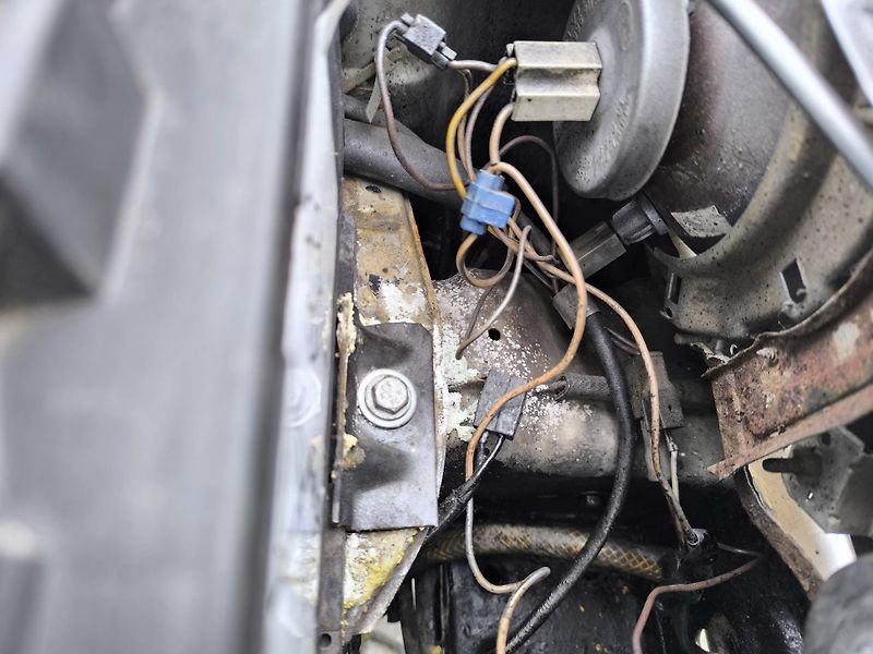 Volkswagen Golf (1982) PŮVODNÍ STAV,KOMPLETNÍ DOK. - fotka 41 z 50