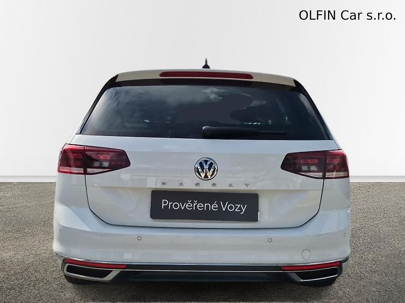 Volkswagen Passat Elegance Variant 2.0 TDI 110kw - fotka 8 z 24