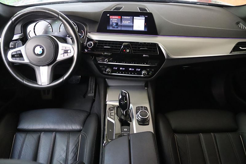 BMW Řada 5 530D XDRIVE TOUR G31 M-PAKET  - fotka 38 z 50