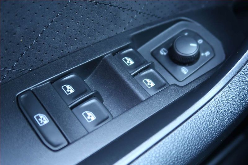 Volkswagen Passat (2017) 2.0 TDI, 4X4, Automat - fotka 16 z 25