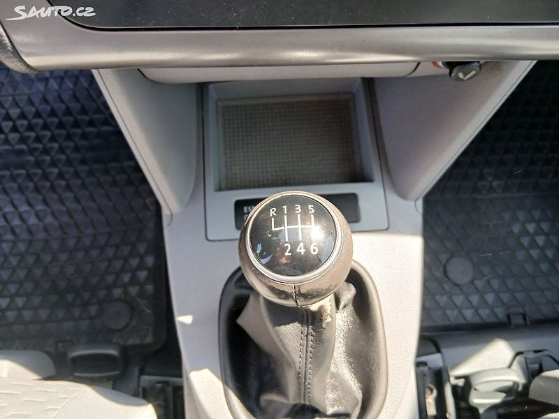 Volkswagen Touran 1.4 TSI, ALU, - fotka 18 z 30