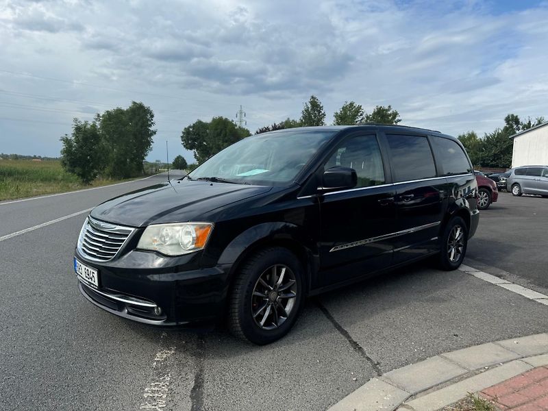 Chrysler Town & Country (2012) 3.6 RT Stown DVD 2012 - fotka 2 z 19