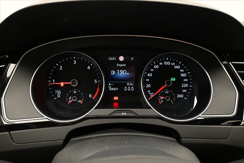 Volkswagen Passat 2,0 TDI 110kW DSG Business Zár - fotka 14 z 25