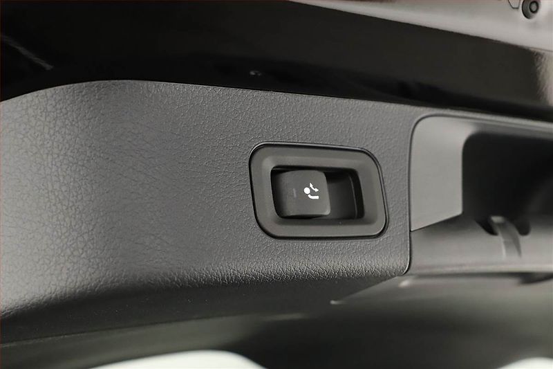 Mercedes-Benz GLB (2026) 200, AMG Line, Navigace - fotka 17 z 20