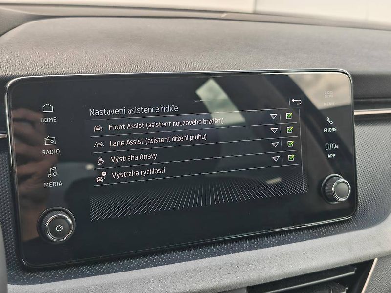 Škoda Kamiq Top Selection 7DSG 1,0TSI - fotka 16 z 22