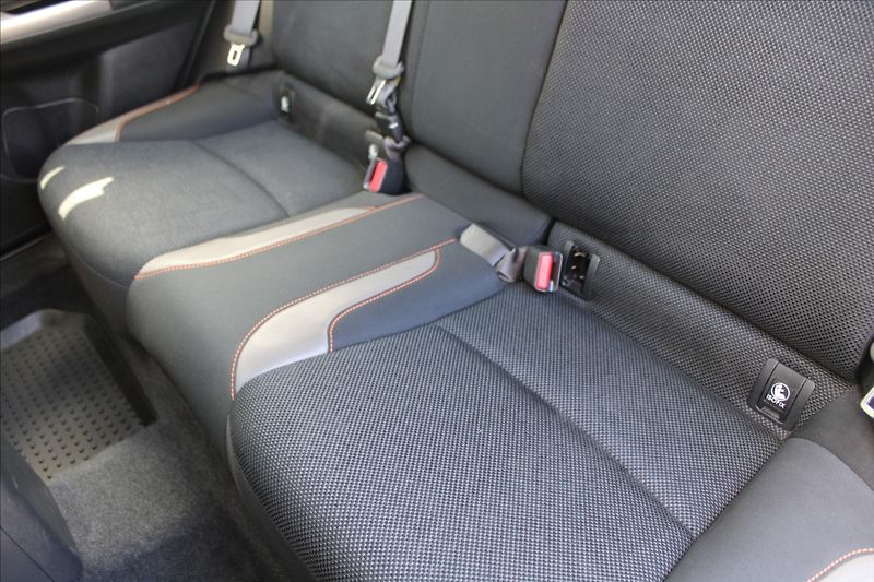 Subaru XV 2,0 i  ČR,1.MAJITEL,4x4 - fotka 19 z 25