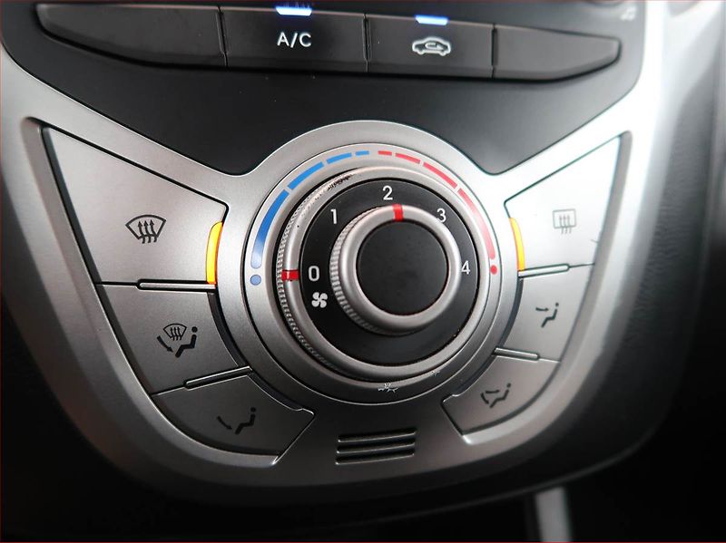 Hyundai ix20 (2014) 1.6 CVVT, ČR,1.maj, Serv.kniha - fotka 16 z 18