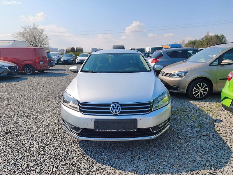 Volkswagen Passat (2011) - fotka 9 z 31