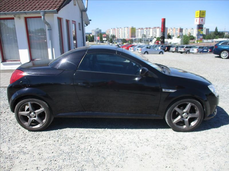 Opel Tigra 1,8 i,klima,serv.kniha, - fotka 11 z 36