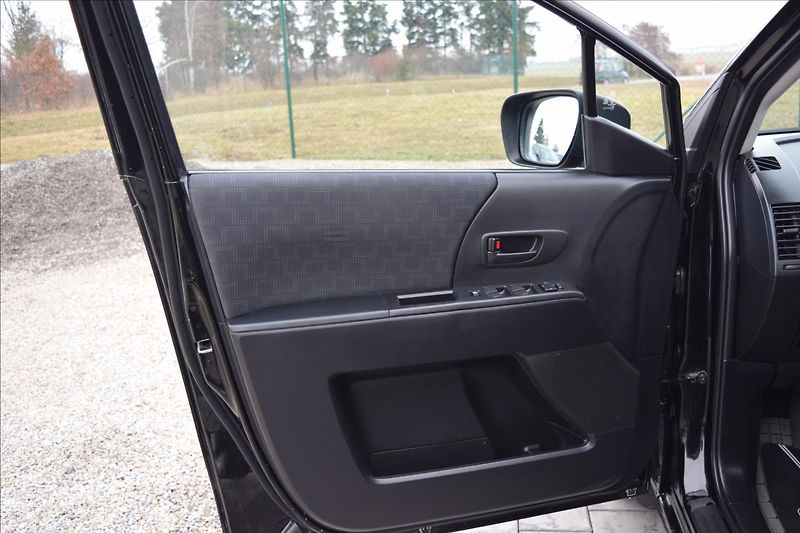 Mazda 5 1,8 i 85KW 7MÍST TAŽNÉ - fotka 25 z 45