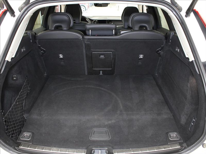 Volvo XC60 2,0 T6 AWD 340k.Pano.H/K.Paměť - fotka 22 z 27