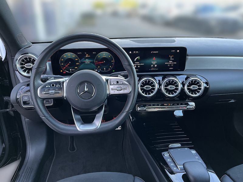 Mercedes-Benz Třídy A 200 d AMG - fotka 11 z 18