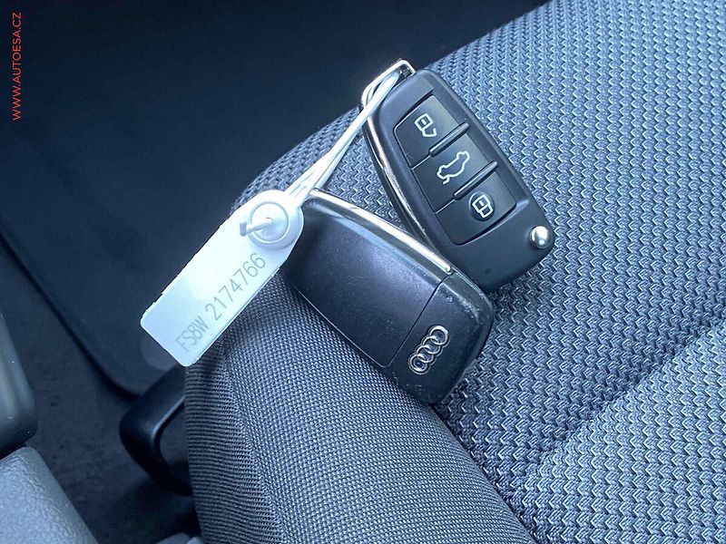 Audi A3 (2011) 1.2 TFSi, Attraction, výhřev - fotka 17 z 17