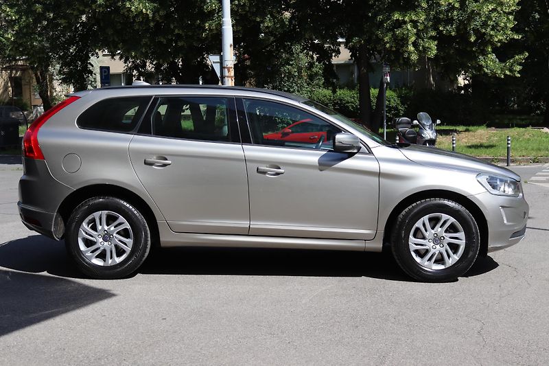 Volvo XC60 D4 2.0 133kW AT DPH - fotka 8 z 50
