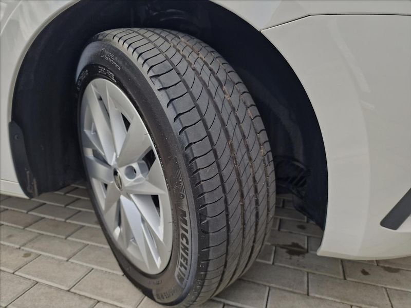 Škoda Octavia 2.0TDI DSG Style,ČR,1.Majitel - fotka 47 z 50