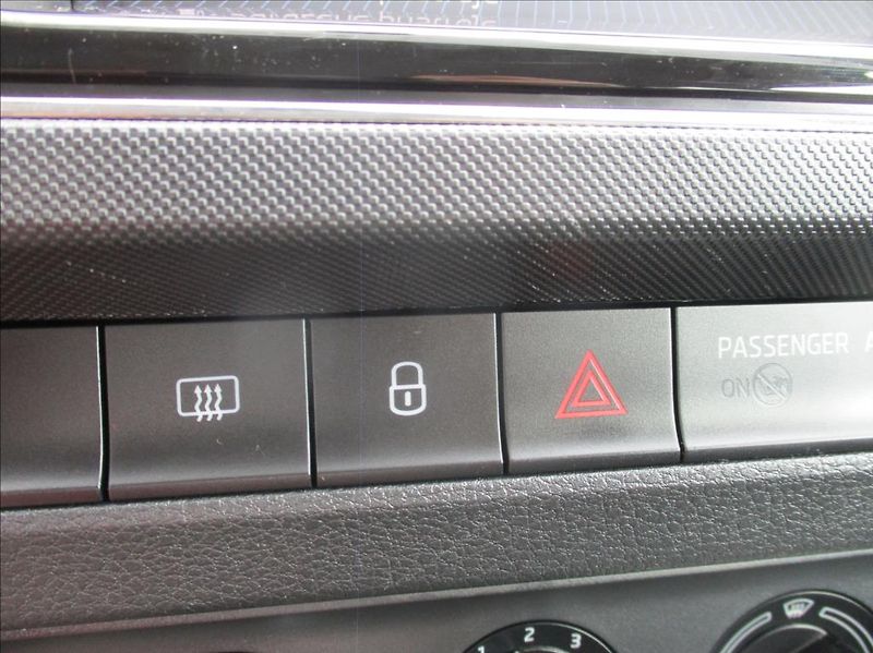 Škoda Fabia 1,0 TSI, servis,DPH,1.maj,CZ, - fotka 27 z 43