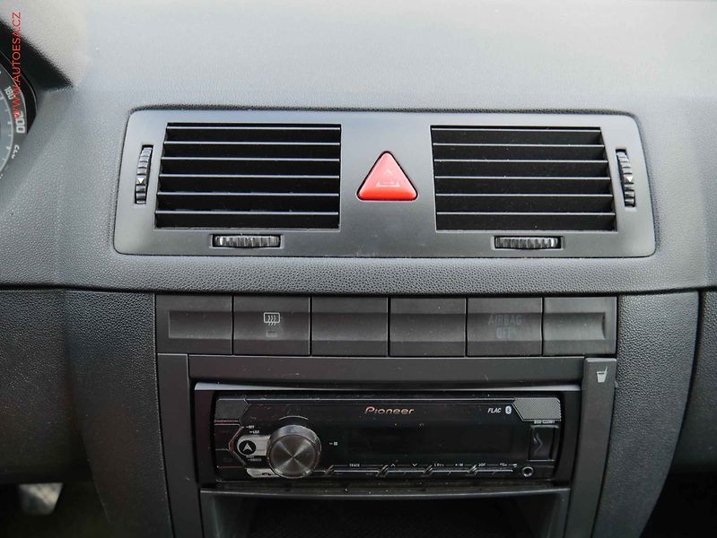 Škoda Fabia (2005) 1.4 TDi, AC, park.asist - fotka 12 z 13