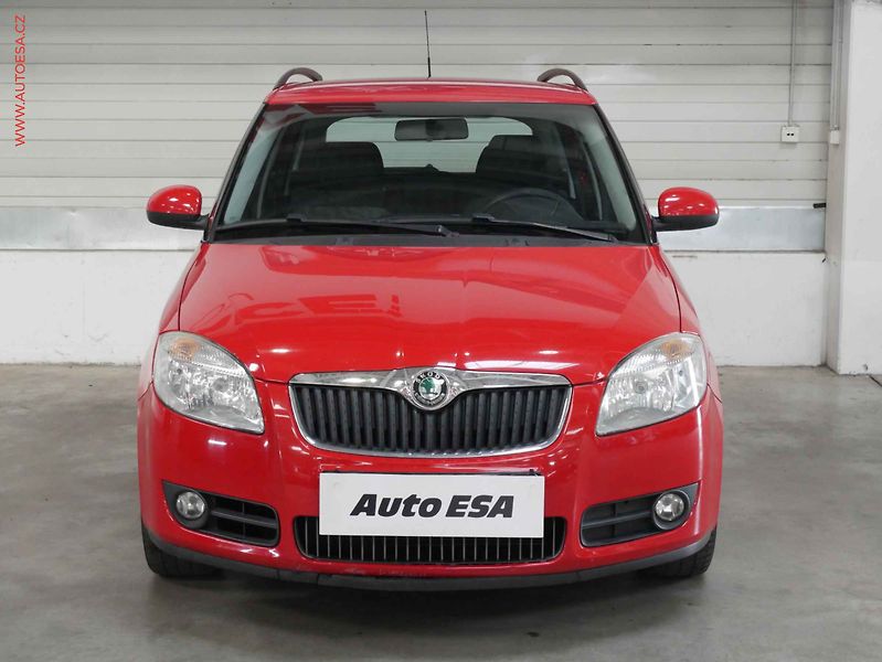 Škoda Fabia (2009) 1.4 i, 2.maj,ČR, TZ - fotka 2 z 15
