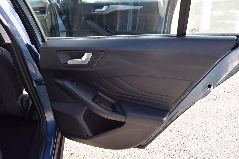 Ford Focus (2019) 2.0TDCI 110kw EcoBlue TAŽN LED - fotka 44 z 49