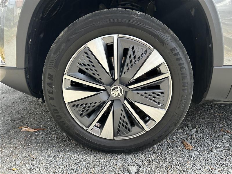 Škoda Karoq 1,0 TSi DPH  Kessy,LED,1xMajit - fotka 44 z 50