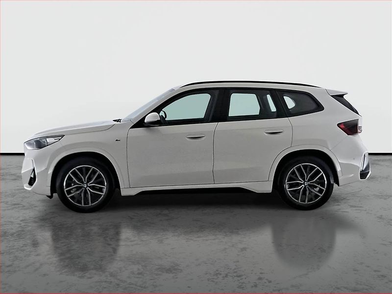 BMW X1 (2024) sDrive18i - fotka 3 z 19