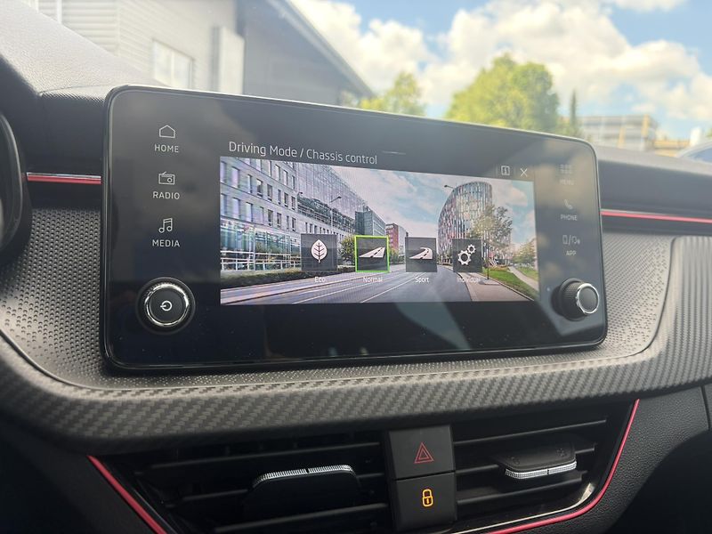 Škoda Kamiq 1.0TSi 85kW Monte Carlo - fotka 18 z 26