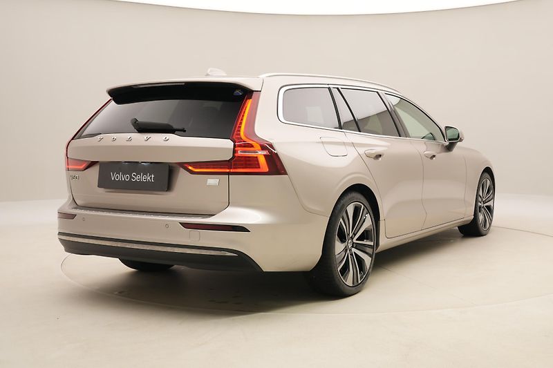 Volvo V60 T6 RECHARGE BRIGHT ULTIMATE CZ - fotka 13 z 65
