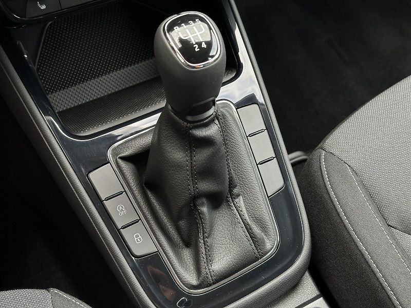 Škoda Fabia 1.0TSi 95PS LED V.Cockpit Clim - fotka 29 z 34