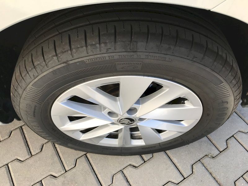 Škoda Kamiq (2024) SELEC Top TSI 85/1.0 M6F - fotka 14 z 25