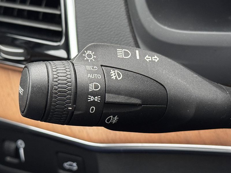 Volvo XC90 T6 AWD INSCRIPTION CZ 1.maj - fotka 30 z 47