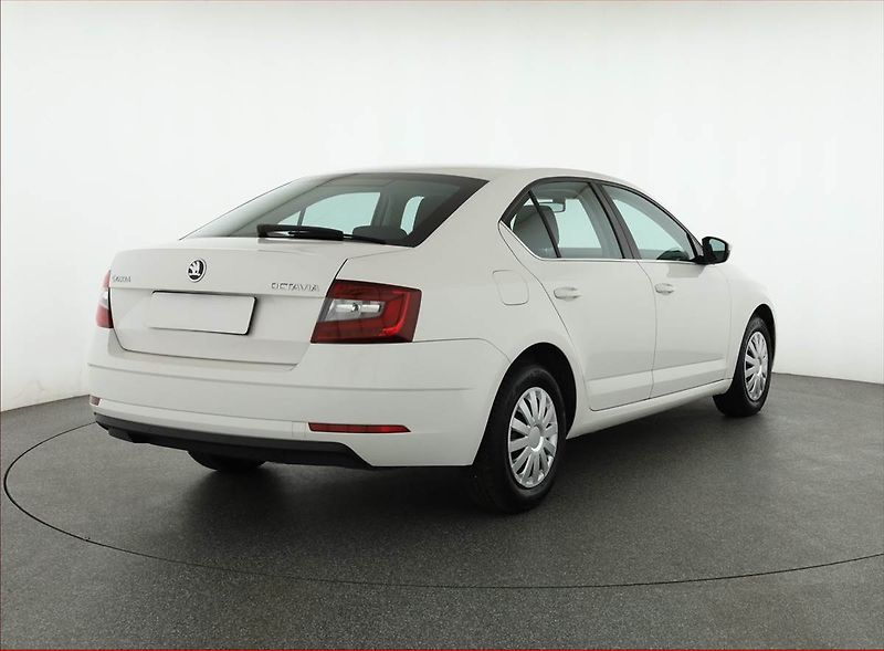 Škoda Octavia (2019) 1.6 TDI, Tempomat - fotka 5 z 15
