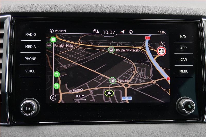Škoda Karoq (2022) 2.0 TDI - fotka 16 z 21