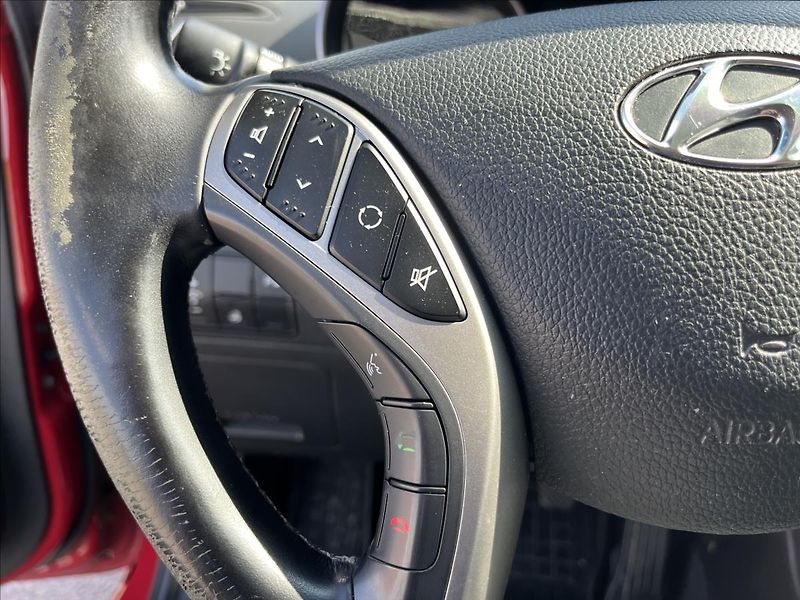 Hyundai i30 1,6 CRDi ČR ALU KAMERA 2x KOLA - fotka 23 z 32