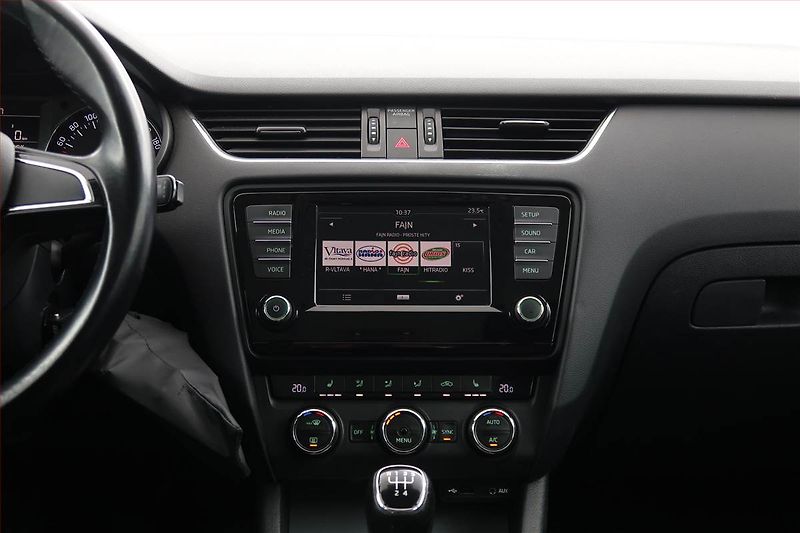 Škoda Octavia (2016) Ambition 1.6 TDI, Serv.kniha - fotka 12 z 14