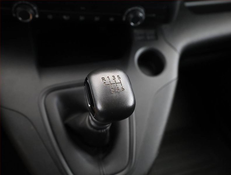 Toyota ProAce City (2024) 1.5 D4-D, ČR, DPH - fotka 11 z 15