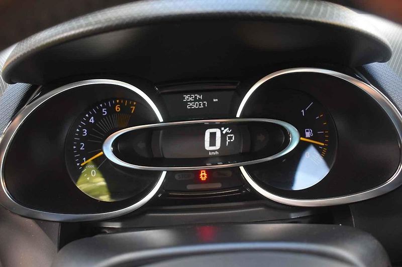 Renault Clio jezdí dobře jak na kvalitním, tak i na horším povrchu.