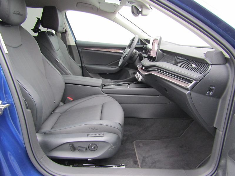 Škoda Superb IV Combi 4x4 L&K 2.0 TDI /142k - fotka 22 z 30