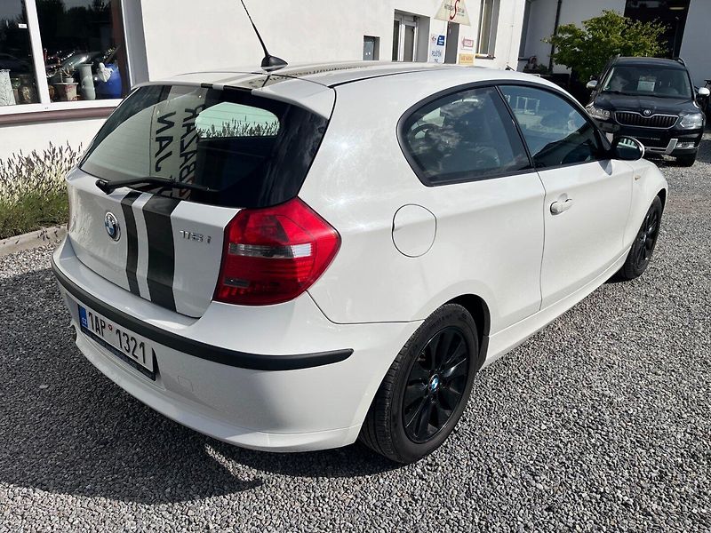 BMW Řada 1 (2009) 116 i 90 Kw SADA KOL - fotka 2 z 19