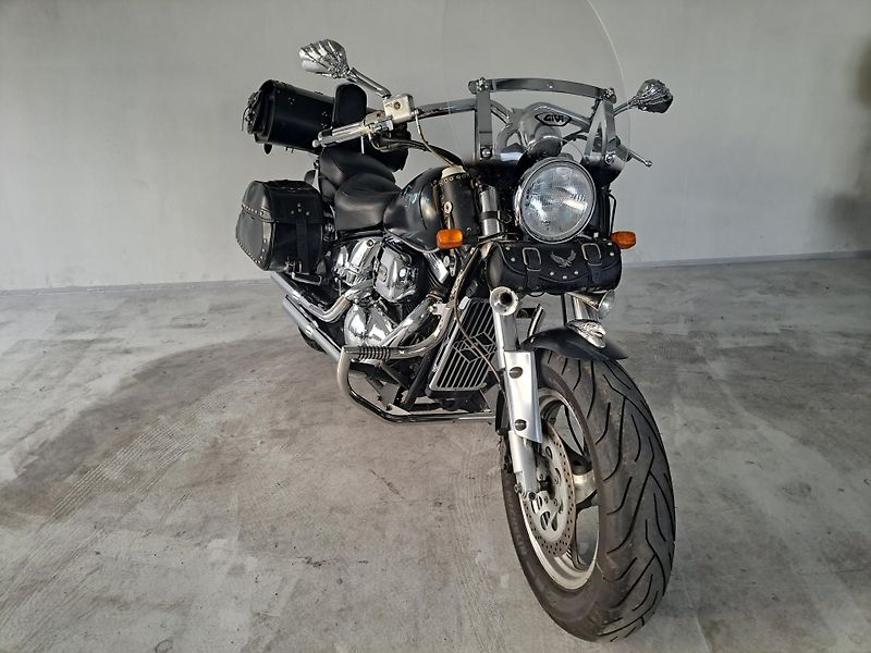 Suzuki VZ 800 Marauder - fotka 2 z 19
