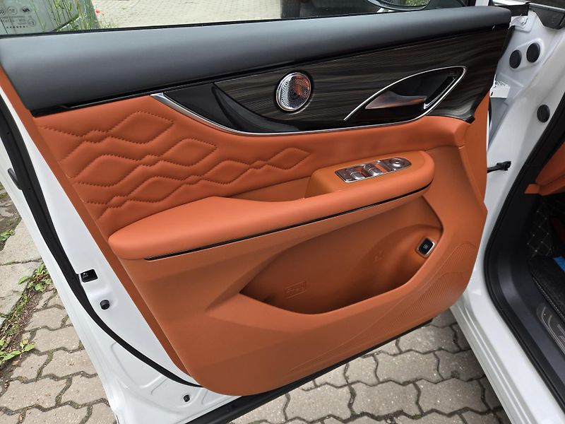 Dongfeng U-Tour (2026) U-TOUR V9 PHEV  - fotka 8 z 40