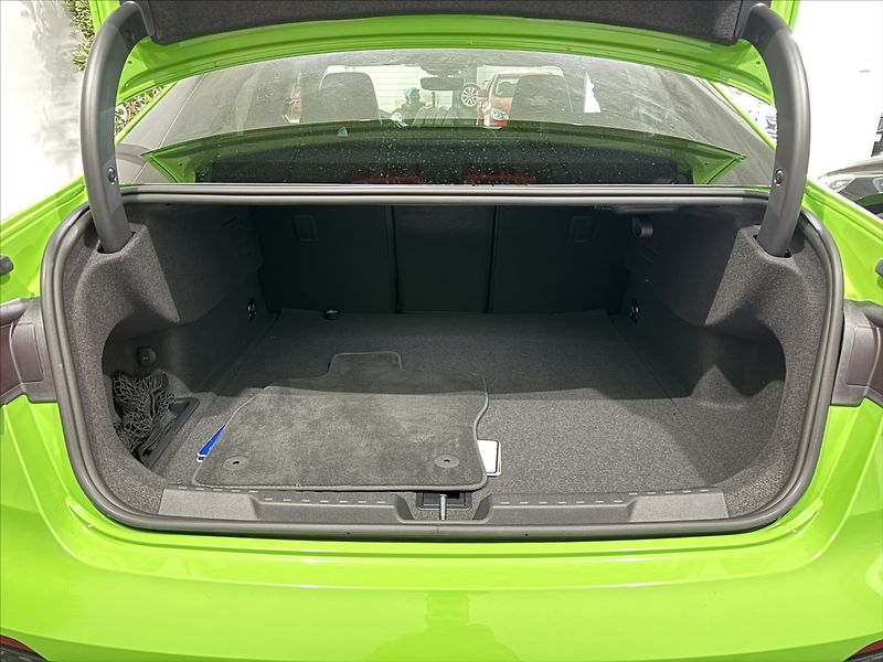 Audi RS 3 2,5   TFSI B&O 1.MAJ ČR DPH - fotka 31 z 46