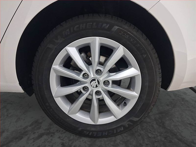 Škoda Octavia (2017) Ambition 2.0 TDI, Automat - fotka 15 z 16