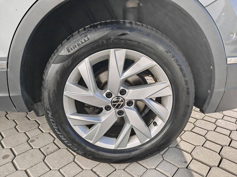 Volkswagen Tiguan Elegance 7DSG 1,5TSi - fotka 21 z 24