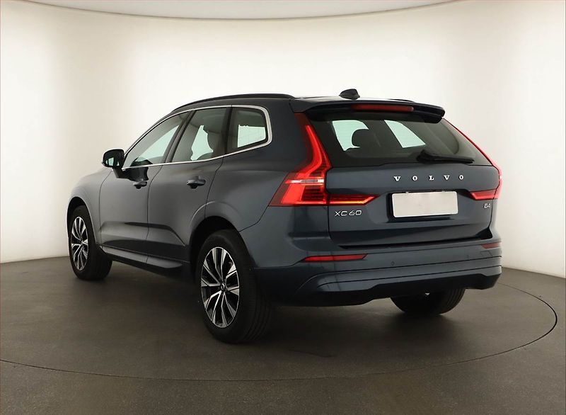 Volvo XC60 (2023) B4 - fotka 4 z 20
