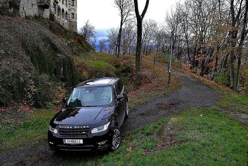 Range Rover Sport.