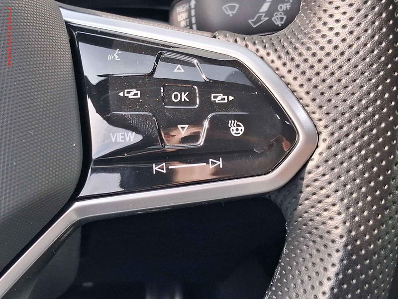Volkswagen Golf (2023) 1.5 TSi, ČR, R-Line - fotka 14 z 20